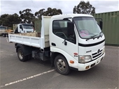 Unreserved 2011 Hino 300 4 x 2 Tipper Truck