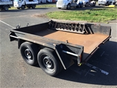 Unreserved 2008 Europe Trailers Tandem Box Trailer